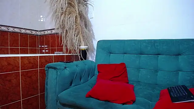 Leon hot X online show from January 2025 08:31:02 PM