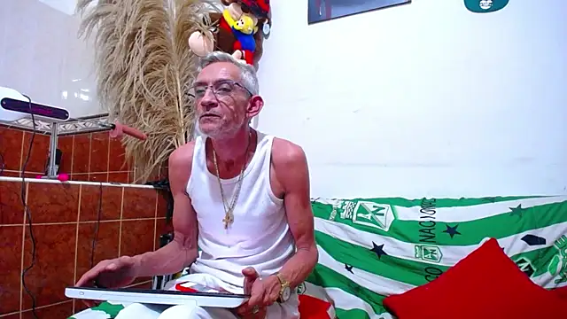 Leon hot X online show from March 2025 02:55:02 PM