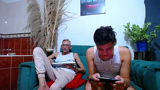 Leon hot X online show from January 2025 07:18:01 AM
