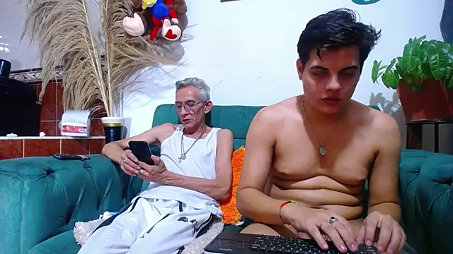 Leon hot X online show from February 2025 09:47:01 AM
