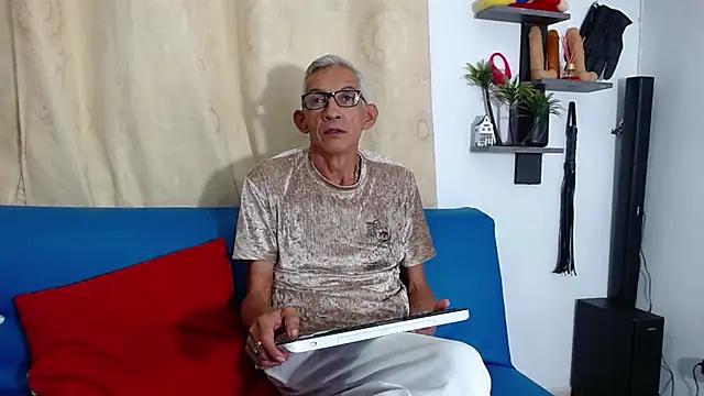 Leon hot X online show from October 2025 01:18:01 AM