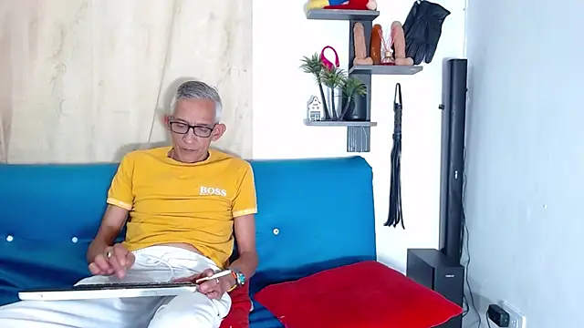 Leon hot X online show from October 2025 08:32:02 PM
