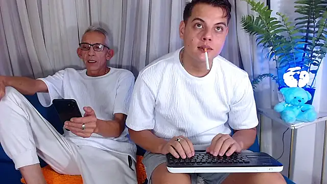 Leon hot X online show from February 2026 08:06:02 PM