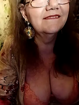 Snapshot of Snezhana chatting on March 2025 10:05:01 PM Snezhana online show from March 2025 10:05:01 PM
