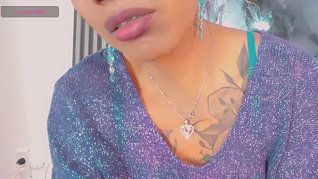 khiara moretti online show from April 2026 07:18:01 PM