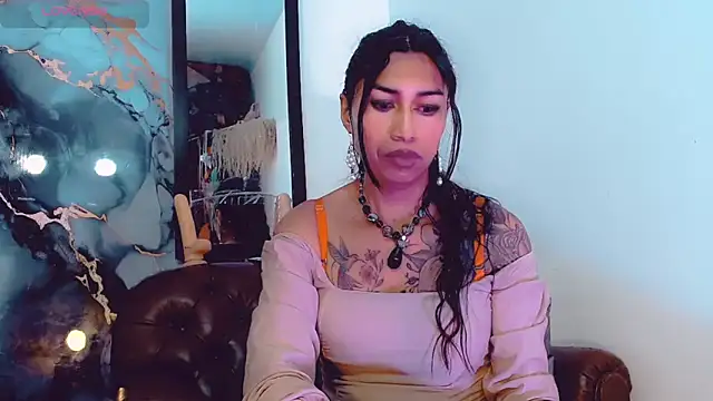 khiara moretti online show from November 2025 11:04:01 AM