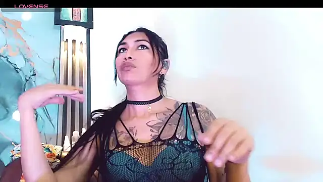 khiara moretti online show from December 2025 11:20:02 AM