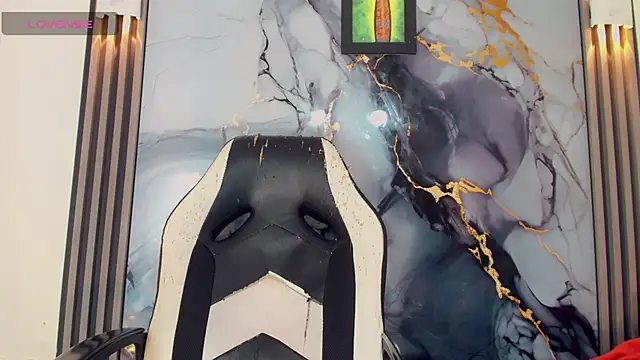 khiara moretti online show from April 2026 09:39:33 PM