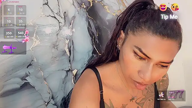 Snapshot of khiara_moretti chatting on July 2026 11:50:01 AM khiara moretti online show from July 2026 11:50:01 AM