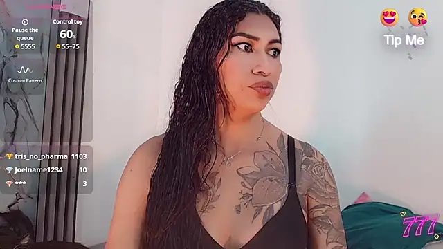 Snapshot of khiara_moretti chatting on July 2026 11:33:02 AM khiara moretti online show from July 2026 11:33:02 AM