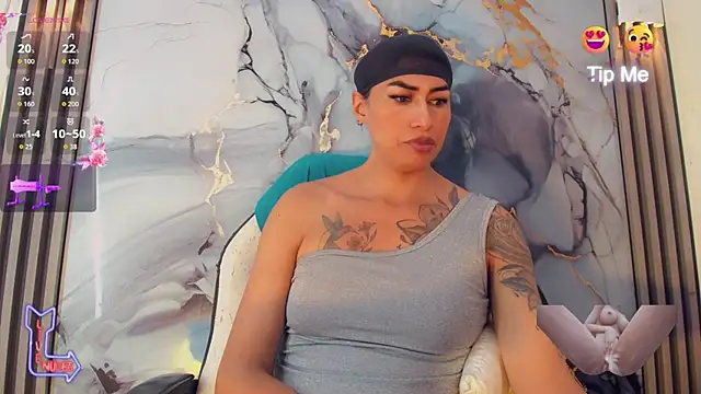 Snapshot of khiara_moretti chatting on June 2026 11:20:01 AM khiara moretti online show from June 2026 11:20:01 AM