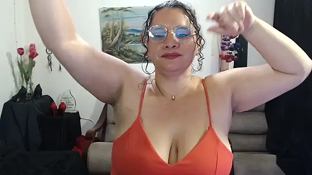 Aleja Gonzales online show from November 2025 10:57:02 PM