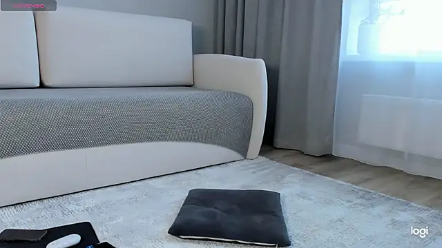 Snapshot of AmelinaLove chatting on February 2026 02:45:02 AM AmelinaLove online show from February 2026 02:45:02 AM