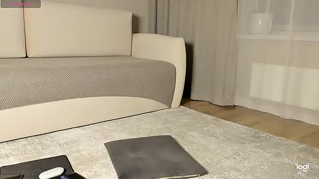 Snapshot of AmelinaLove chatting on January 2026 01:31:01 AM AmelinaLove online show from January 2026 01:31:01 AM