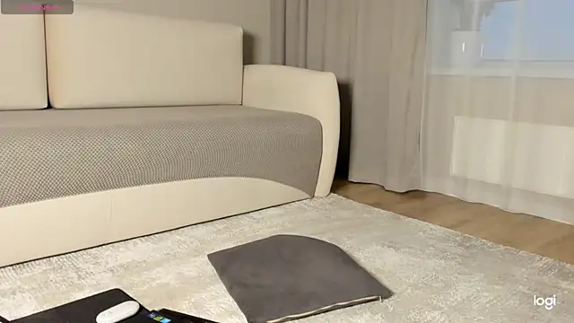 AmelinaLove online show from December 2025 02:01:02 AM