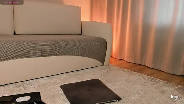 Snapshot of AmelinaLove chatting on February 2026 03:52:02 AM AmelinaLove online show from February 2026 03:52:02 AM