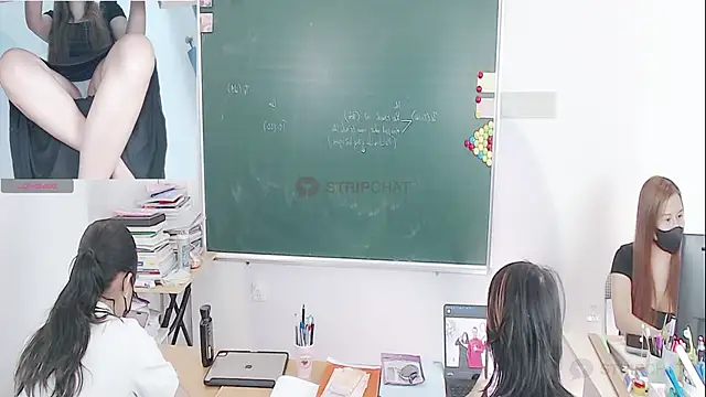 Snapshot of _Math_ chatting on October 2025 03:18:02 AM Math online show from October 2025 03:18:02 AM