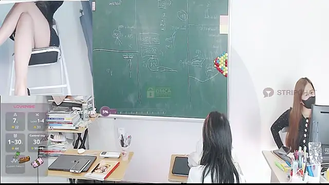 Snapshot of _Math_ chatting on November 2025 03:37:02 PM Math online show from November 2025 03:37:02 PM