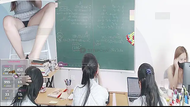 Snapshot of _Math_ chatting on November 2025 03:34:02 AM Math online show from November 2025 03:34:02 AM