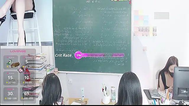 Snapshot of _Math_ chatting on November 2025 08:25:01 AM Math online show from November 2025 08:25:01 AM