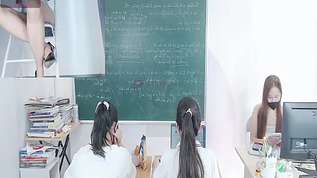 Snapshot of _Math_ chatting on September 2025 03:12:02 AM Math online show from September 2025 03:12:02 AM