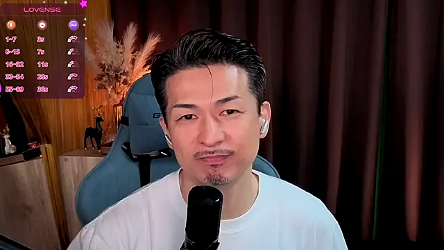 HARU-outdoor-x online show from November 2025 02:22:02 PM