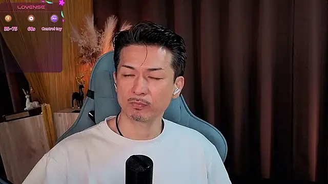 HARU-outdoor-x online show from October 2025 02:17:02 PM