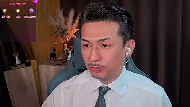 HARU-outdoor-x online show from November 2025 02:10:02 PM