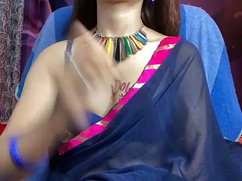 Snapshot of Royal_girl_1 chatting on March 2025 05:52:01 PM Royal girl 1 online show from March 2025 05:52:01 PM