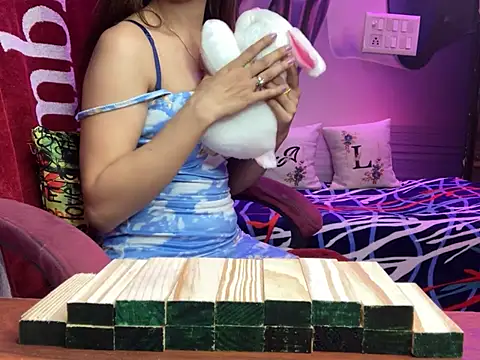 Snapshot of Royal_girl_1 chatting on February 2025 03:18:02 AM Royal girl 1 online show from February 2025 03:18:02 AM