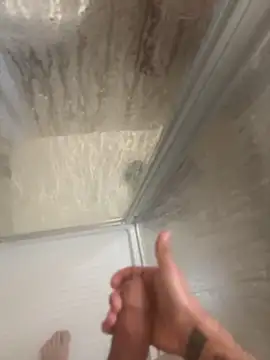 Snapshot of LucaDonna998 chatting on December 2024 10:32:01 PM LucaDonna998 online show from December 2024 10:32:01 PM