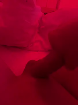 Snapshot of LucaDonna998 chatting on December 2024 10:23:01 PM LucaDonna998 online show from December 2024 10:23:01 PM