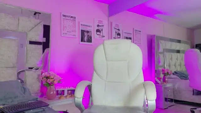 Snapshot of Sara_Greey chatting on February 2026 01:33:02 PM Sara Greey online show from February 2026 01:33:02 PM