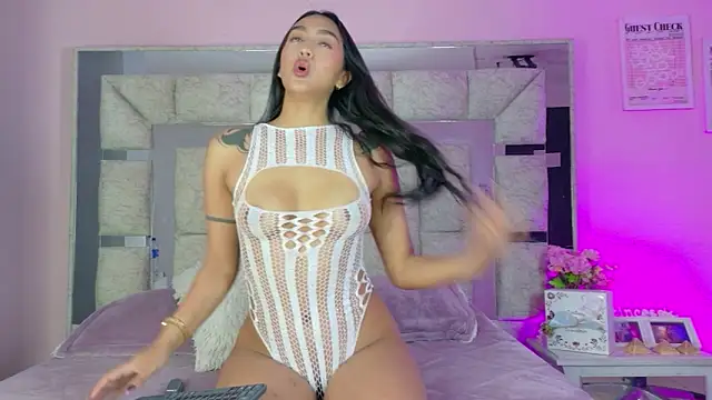 Sara Greey online show from April 2026 02:46:01 PM