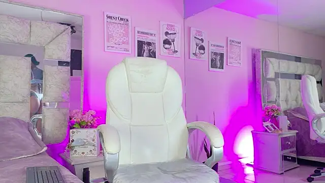 Sara Greey online show from April 2026 03:03:01 PM