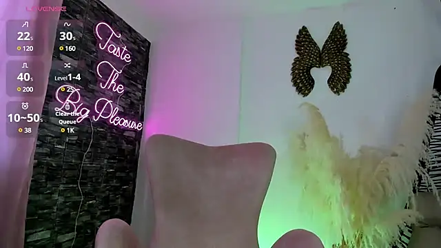 Snapshot of Skarlet219 chatting on February 2025 03:22:01 PM Skarlet219 online show from February 2025 03:22:01 PM