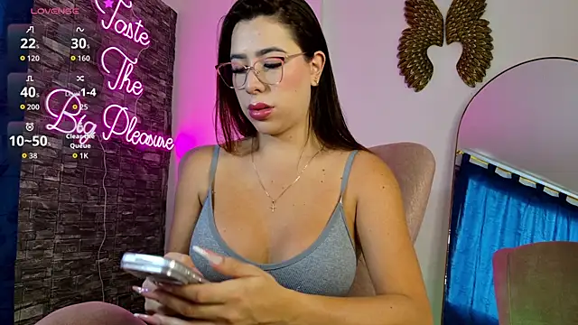 Skarlet219 online show from February 2026 04:03:01 PM