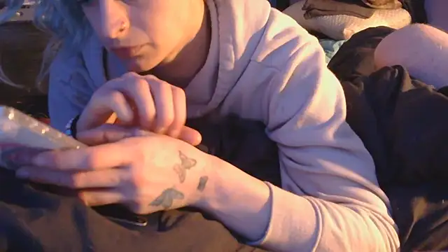 watermellonpussy online show from October 2025 01:20:01 PM