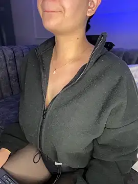 Snapshot of GabriellaFerrer chatting on October 2025 10:01:02 AM GabriellaFerrer online show from October 2025 10:01:02 AM