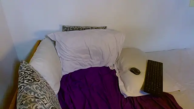 Snapshot of samanta_r_ chatting on November 2025 04:43:02 PM samanta r online show from November 2025 04:43:02 PM