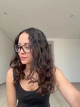 Megan Rodrigo online show from May 2026 01:09:02 PM