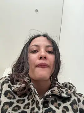 Megan Rodrigo online show from June 2026 01:00:01 PM