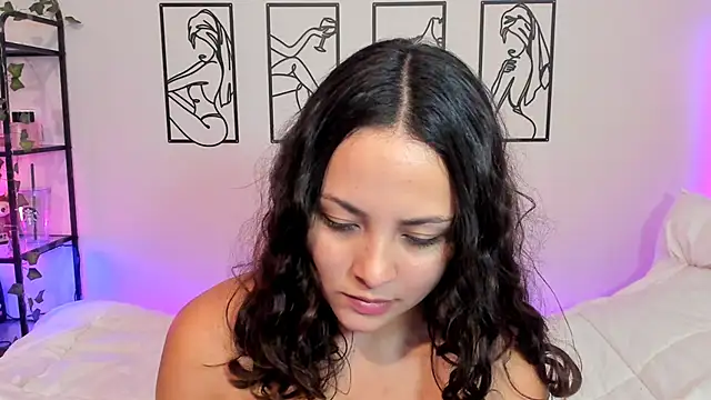 Megan Rodrigo online show from September 2025 07:21:02 PM