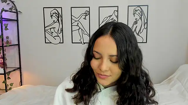 Megan Rodrigo online show from September 2025 05:52:02 PM