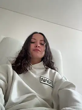 Megan Rodrigo online show from May 2026 01:20:01 PM