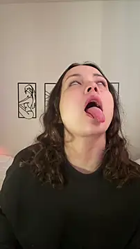 Megan Rodrigo online show from November 2025 02:40:02 PM