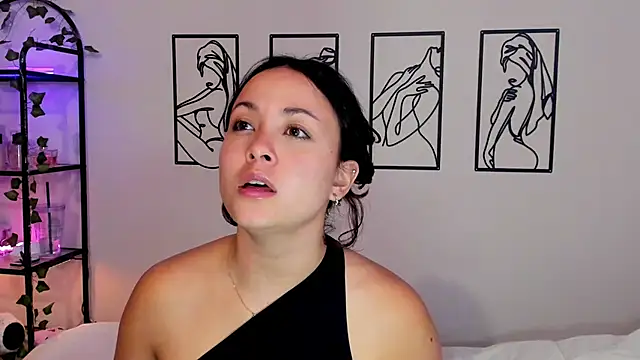 Megan Rodrigo online show from October 2025 07:51:01 PM