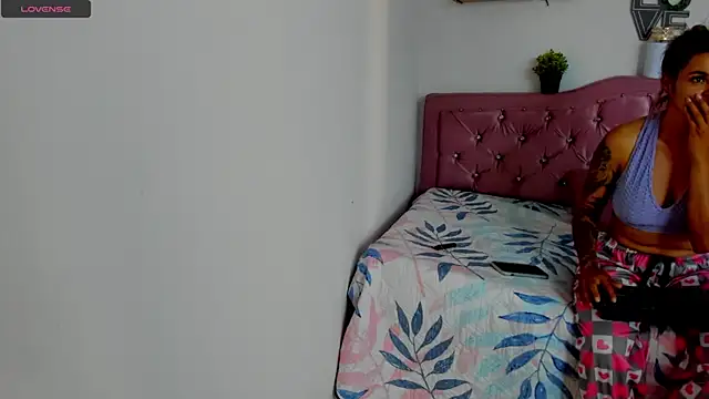 mia bigtits17 online show from July 2026 04:37:02 PM