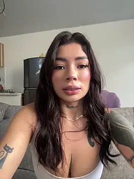 Roxanne 08 online show from June 2026 04:57:02 PM