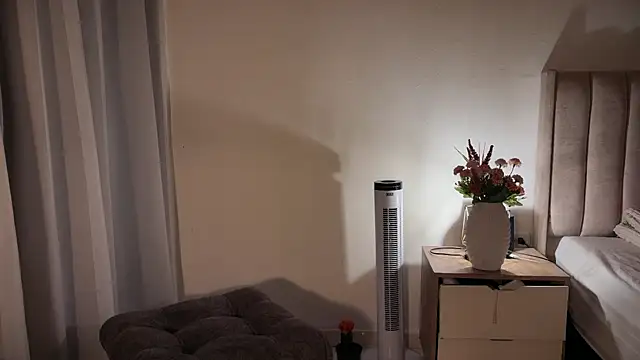 Roxanne 08 online show from February 2026 05:13:02 PM